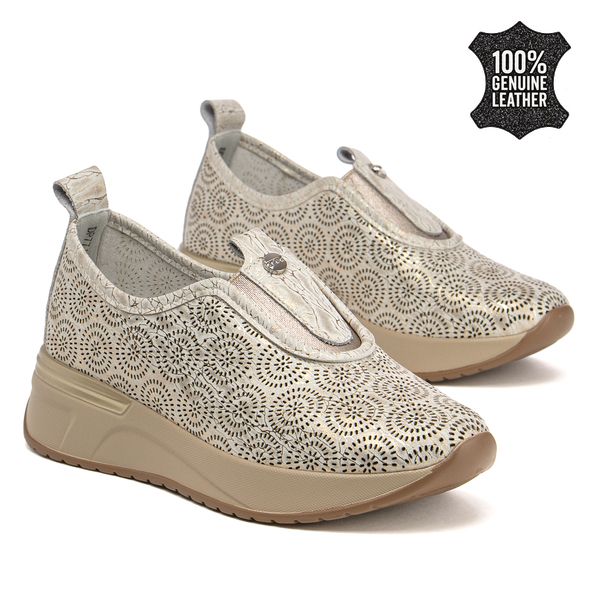 Дамски ежедневни обувки от естествена кожа – съвременно излъчване с комфорт при движение и стабилна подметка за сигурност през целия ден DP7715 gold