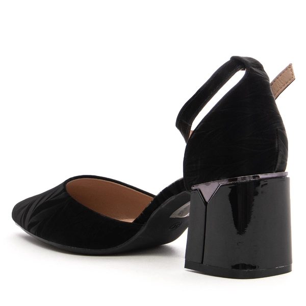 Дамски обувки на ток с каишка на глезена Q0-1639 black