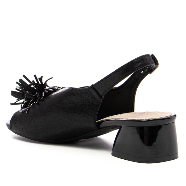 Дамски сандали на нисък ток LE0111 black
