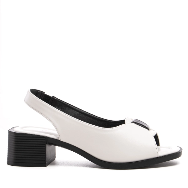 Дамски сандали на ниска платформа WH520 white