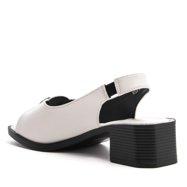 Дамски сандали на ниска платформа WH520 white