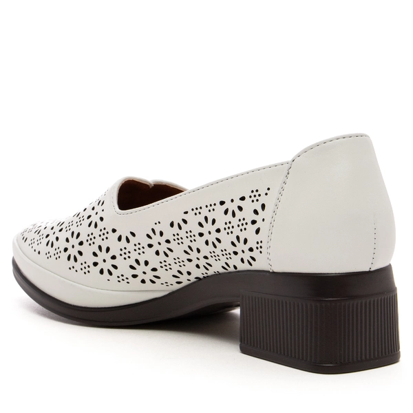 Дамски обувки на нисък ток с перфорация P9006 white