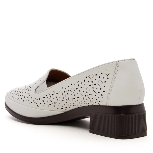 Дамски обувки (ГОЛЕМИ РАЗМЕРИ) на нисък ток с перфорация P9002D white