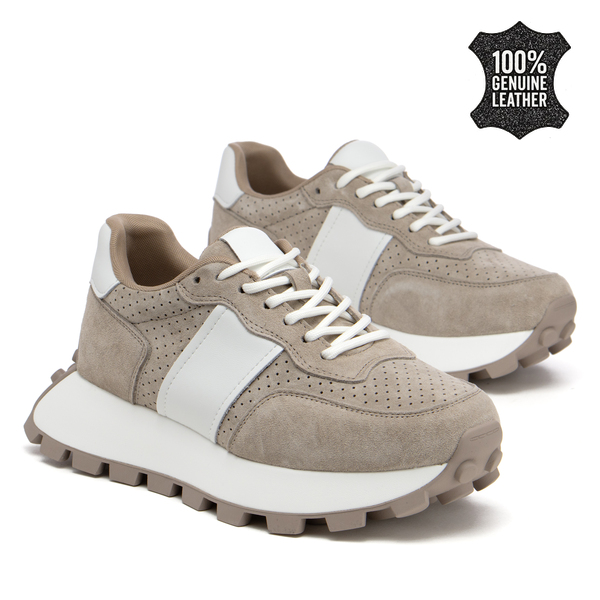 Дамски маратонки от естествена кожа – премиум модел с стабилна подметка, перфорирана текстура и модерно излъчване за актуална спортно-елегантна визия XF241 beige