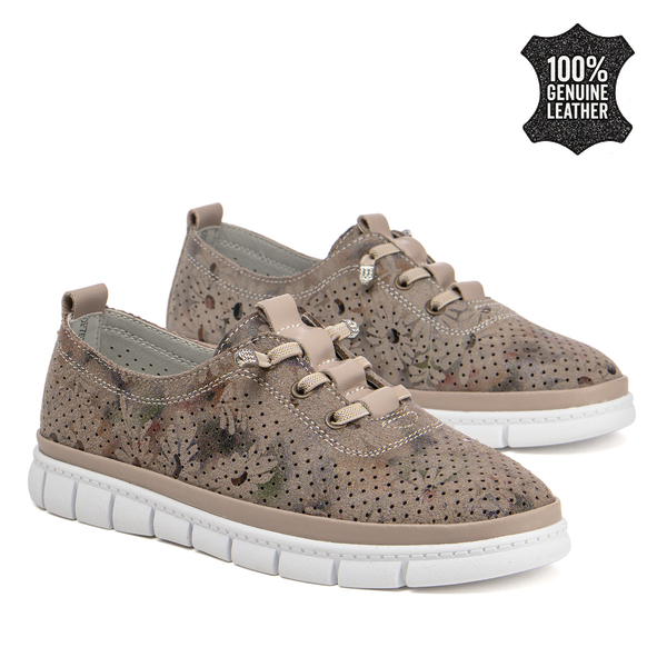 Дамски ежедневни обувки от естествена кожа – удобство при продължително носене с мека вътрешност и перфорирана повърхност DP7671 beige MLT