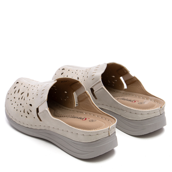 Дамски удобни чехли с изрязани орнаменти HU512 beige