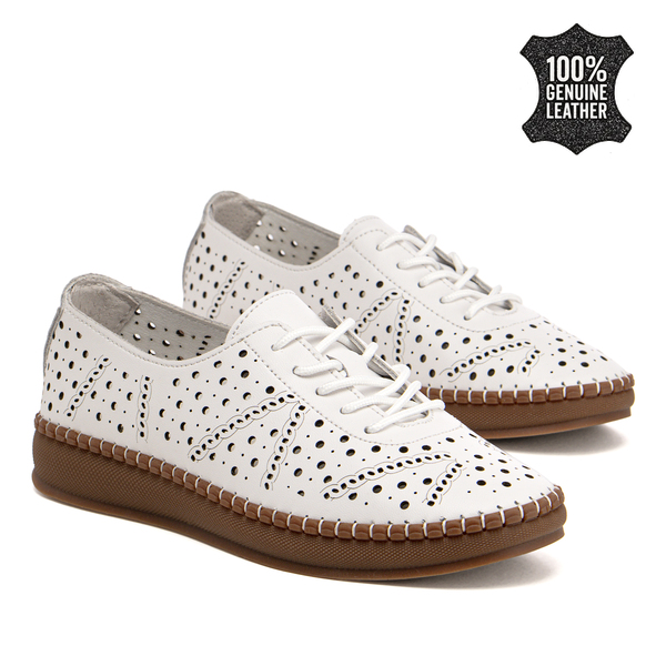 Дамски обувки от естествена кожа – модерно излъчване с фина перфорация и стабилна подметка за активно ежедневие DP6830 white