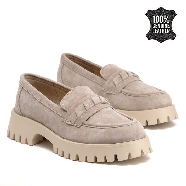 Дамски обувки от естествен велур – стилен вариант тип мокасина с масивна релефна подметка за ежедневна визия DP7554 beige