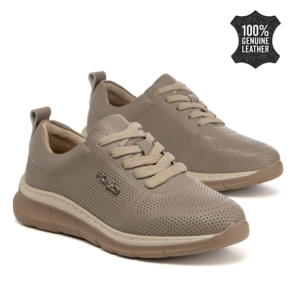 Дамски обувки от естествена кожа – удобнo ежедневн0 решениe с перфорирани детайли и стабилна подметка за продължително носене DP7573 beige