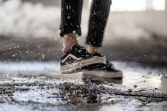 Как да изберем подходящи обувки за дъждовното време?