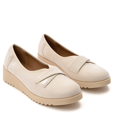 Висококачествени дамски обувки с изчистен дизайн и удобна подметка за максимален комфорт WH513 beige