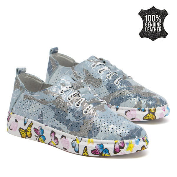 Дамски кецове от естествена кожа – стилен модел с фина перфорация и декоративна подметка с пъстър принт пеперуди за елегантно ежедневно присъствие FT134 blue