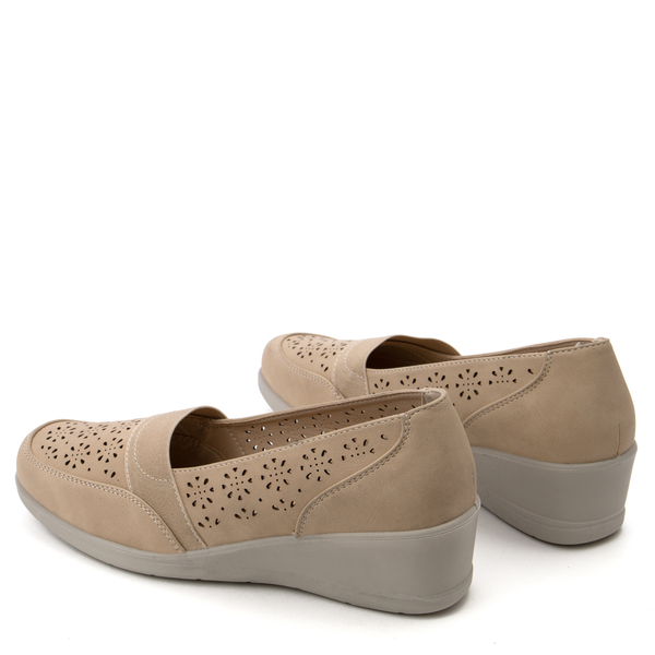 Леки и дишащи дамски обувки с удобна и устойчива подметка за активно ежедневие YEHJ-219 beige