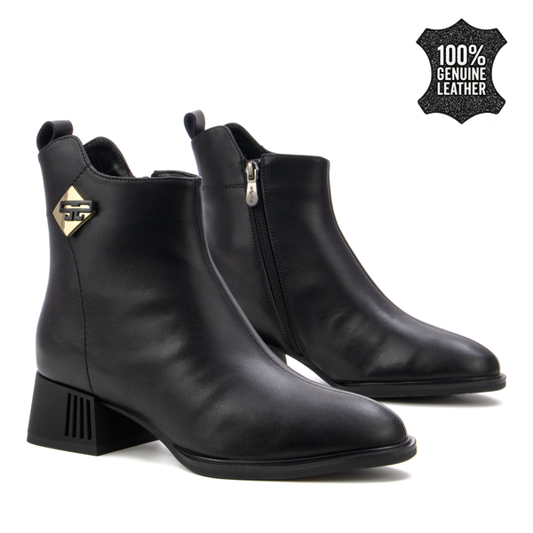 Дамски боти от естествена кожа на ток – елегантен дизайн с прецизно изпълнение и отличен комфорт, перфектни за изискано ежедневие и стил DBT7190 black