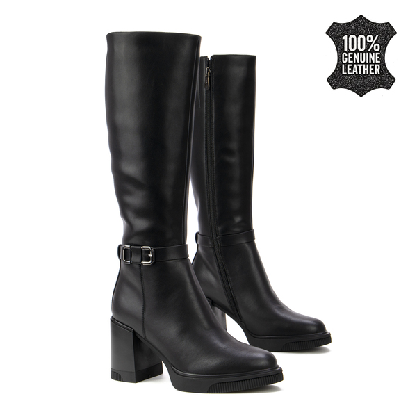 Дамски ботуши от естествена кожа с изтънчен завършек – удобна височина, балансирано оформление и детайли, които придават стил и уверено присъствие DKZ7213 black