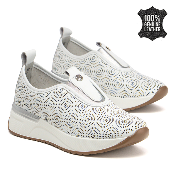 Дамски ежедневни обувки от естествена кожа – съвременно излъчване с комфорт при движение и стабилна подметка за сигурност през целия ден DP7715 white