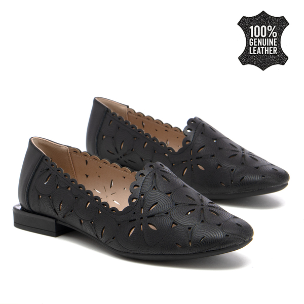 Дамски обувки от естествена кожа – стилен модел с декоративна лазерна перфорация и флорален мотив, нисък ток и удобна форма DP7709 black