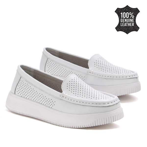 Дамски мокасини от естествена кожа – стилен модел с фина перфорация, леко усещане и комфорт, който се усеща още от първия ден FT97 white