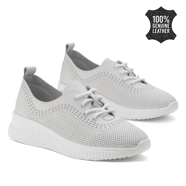 Дамски маратонки от естествена кожа – ниска платформа с елегантен профил, леки материали и надежден комфорт при дълго носене XF186 white