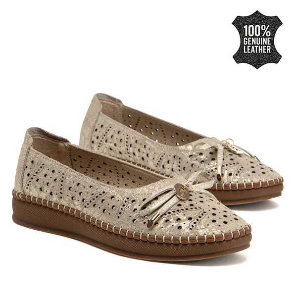 Дамски обувки от естествена кожа – модерно излъчване с фина перфорация и стабилна подметка за активно ежедневие DP7664 gold