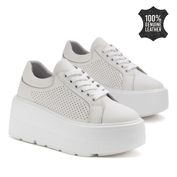 Дамски кецове от естествена кожа – актуален модел с подчертана платформа и лесно комбиниране с ежедневни визии LX1199 white