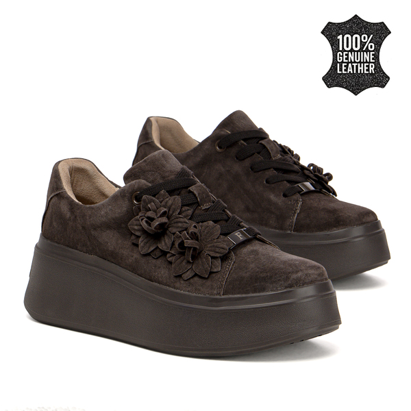 Дамски кецове от естествена кожа - актуално излъчване с повдигната подметка за приятно усещане повече удобство и комфорт при продължително носене DP7987 D BR