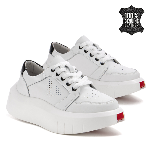 Дамски обувки от естествена кожа – елегантен ежедневен модел с премиум излъчване, изключително лека и удобна подметка за целодневно носене FT110 white