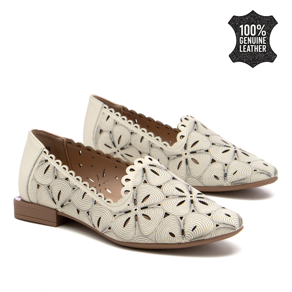 Дамски обувки от естествена кожа – стилен модел с декоративна лазерна перфорация и флорален мотив, нисък ток и удобна форма DP7709 beige