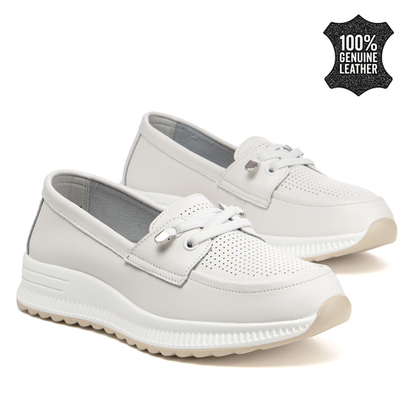 Дамски мокасини на удобна подметка от естествена кожа – комфортно усещане през целия ден с модерна визия DP7651 white