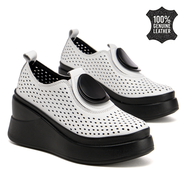 Дамски обувки на платформа от естествена кожа – удобни при движение, с модерно излъчване и комфорт през целия ден XW1063 white