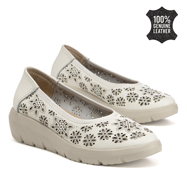 Дамски обувки от естествена кожа – комфортен избор за дълги часове с нежна визия и меко прилягане за спокойно ежедневно ходене DP7695 white