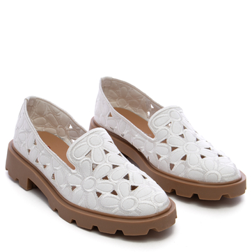 Дамски обувки с дантелена бродерия на цветя и дебела подметка JH329 white
