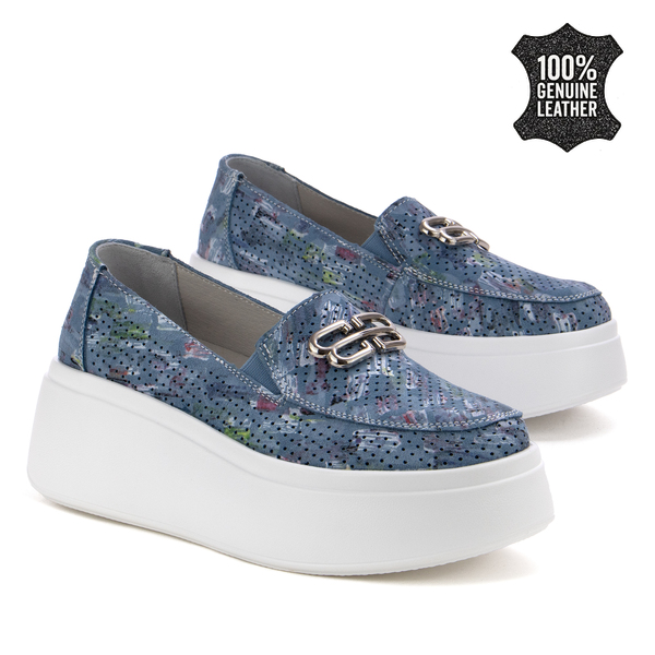 Дамски обувки от естествена кожа на платформа – елегантен модел с перфорация, метален акцент и изразено присъствие за стилно ежедневие LX1200 blue