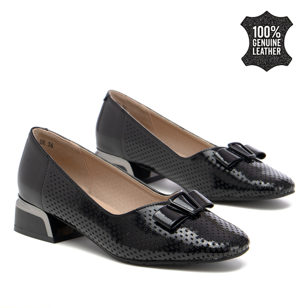 Дамски обувки от естествена кожа – нисък ток с елегантна панделка, перфорирана повърхност и удобна подметка за стилно присъствие DP7713 black