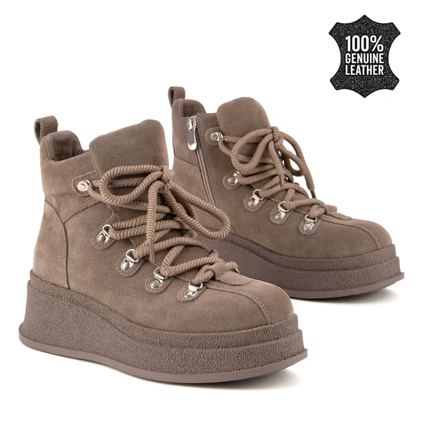 Дамски боти от естествен велур – премиум модел с подчертана стабилност и усещане за увереност във всяка стъпка XF216 khaki