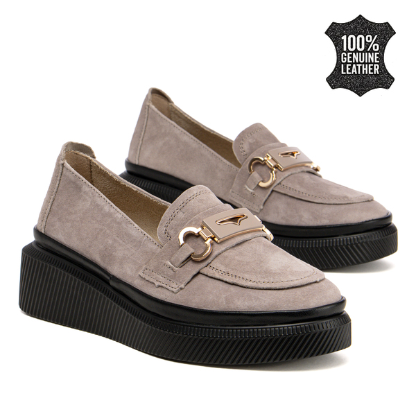 Дамски обувки от естествен велур – изчистена визия с перфорирана повърхност и удобно усещане при ежедневно носене с мека вътрешност DP7569 beige