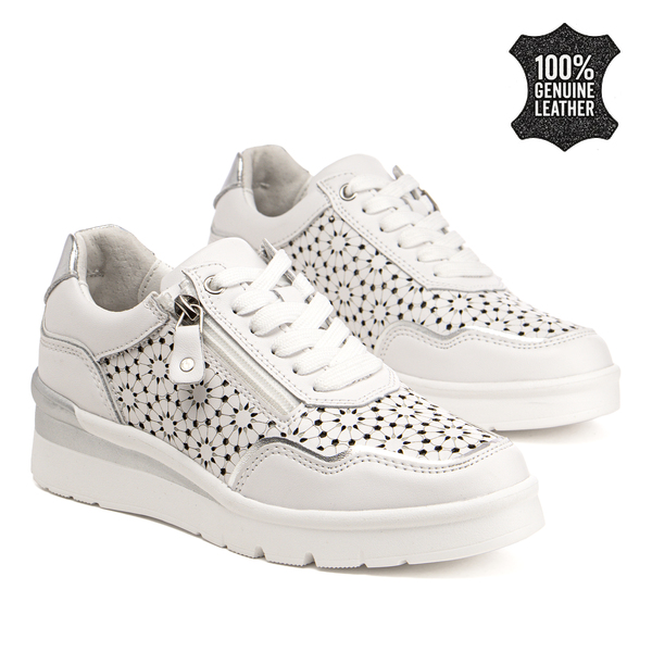 Дамски обувки от естествена кожа – модерна визия с перфорирани елементи и удобно усещане за целодневно носене  DP7677 white