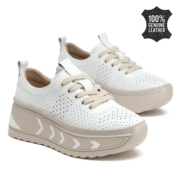 Дамски обувки от естествена кожа – стилно предложение с декоративни странични акценти и модерна платформа DP7804 white