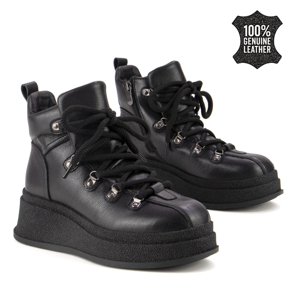 Дамски боти от естествена кожа – премиум модел с подчертана стабилност и усещане за увереност във всяка стъпка XF216 black