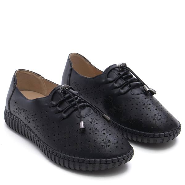 Ежедневни перфорирани обувки с декоративни мотиви HU519 black